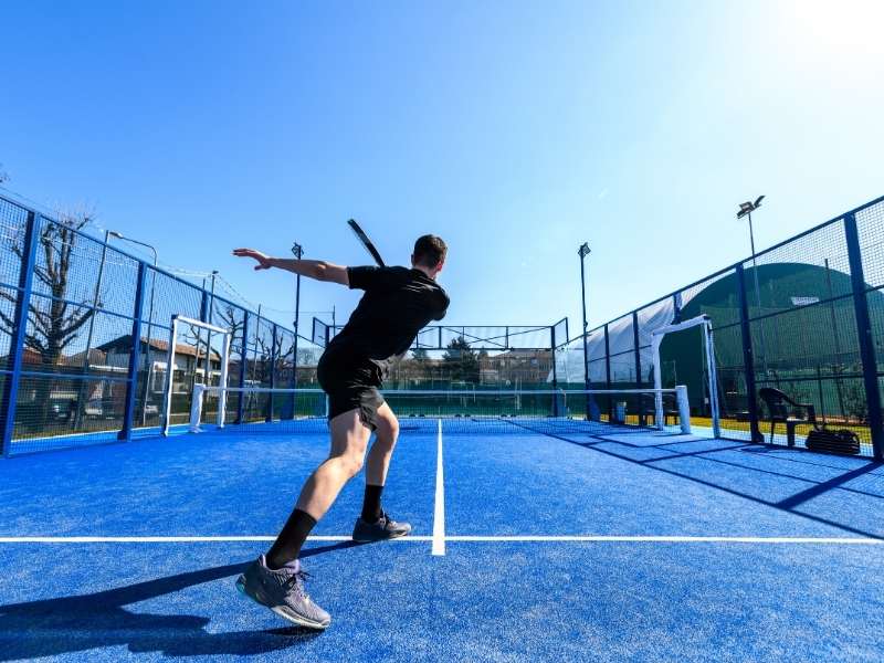 Man playing Padel
