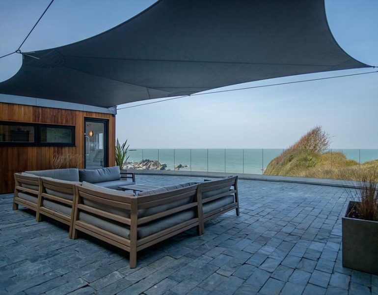 balcony in a restaurant laminated glass with an unspoiled view